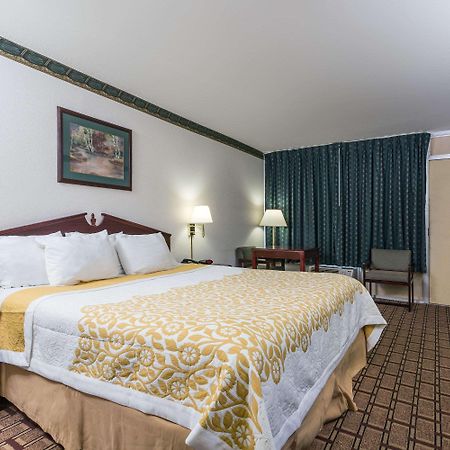 Days Inn By Wyndham Диксон Экстерьер фото