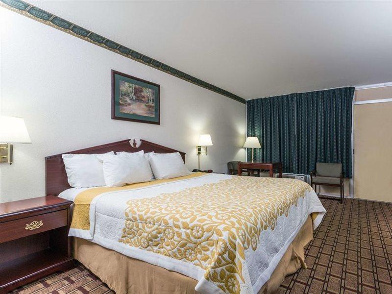 Days Inn By Wyndham Диксон Экстерьер фото